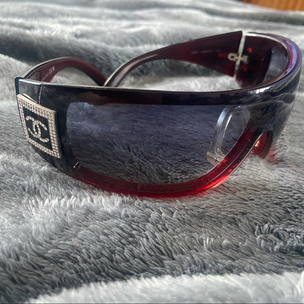 Vintage CHANELSunglasses - Black and Red
